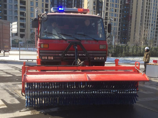 消防掃雪車 東風153消防車裝3米除雪刷